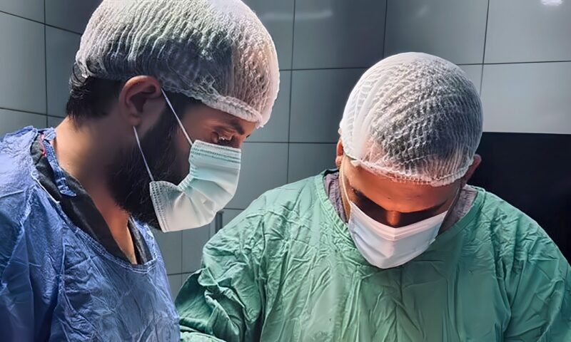 نجاح فريق طبي بميت غمر المركزي في إجراء جراحة دقيقة لإعادة عظام الجبهة لموضعها