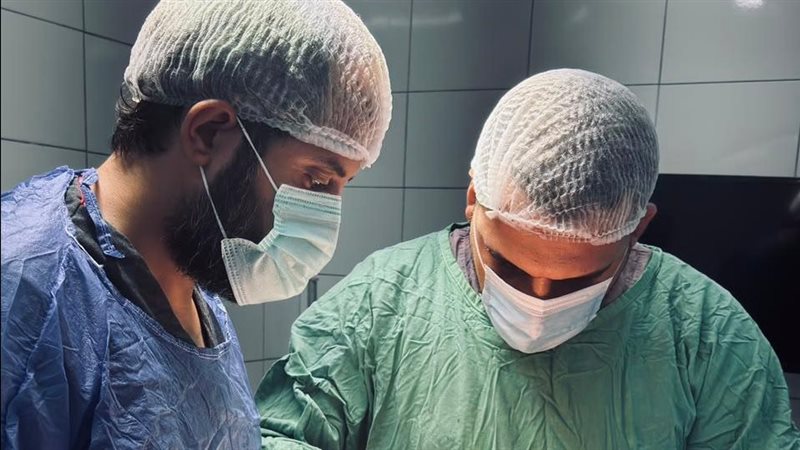 نجاح فريق طبي بميت غمر المركزي في إجراء جراحة دقيقة لإعادة عظام الجبهة لموضعها
