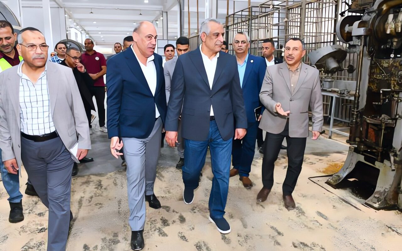 من أول طلقة ذخيرة مصرية إلى التصنيع الحديث.. وزير الإنتاج الحربي يتفقد مصنع 27
