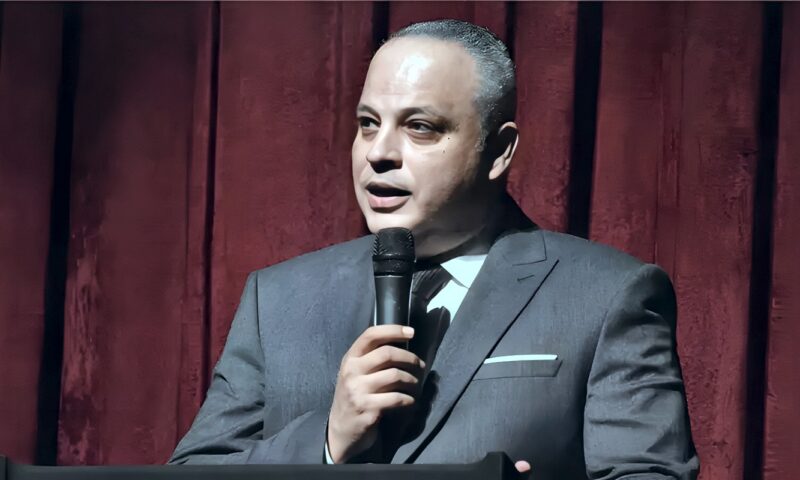 “قنصوة” يجدد الثقة في تامر عبد المنعم رئيسًا للبيت الفني للفنون الشعبية والاستعراضية للعام الثالث