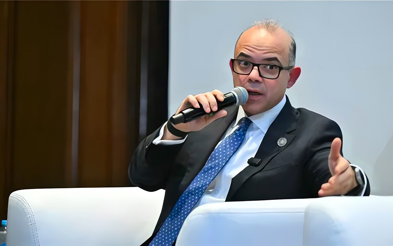 وزير الاستثمار: تطوير خدمات المستثمرين وتسريع حل مشكلاتهم وتعزيز جهود الترويج للصادرات المصرية للأسواق الدولية