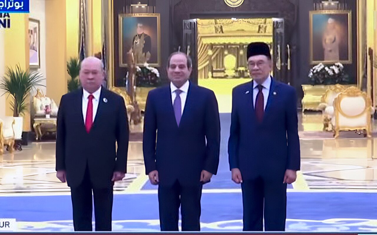 لقطات من مراسم استقبال الرئيس السيسي بالقصر الوطني الماليزي