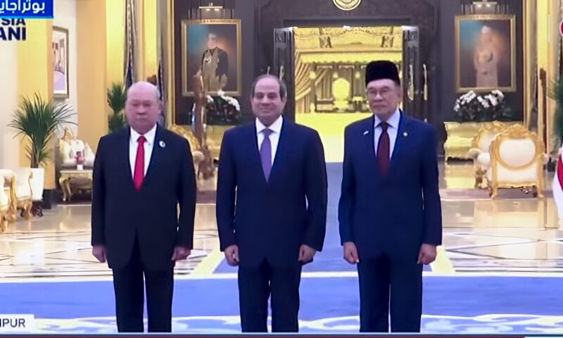 لقطات من مراسم استقبال الرئيس السيسي بالقصر الوطني الماليزي