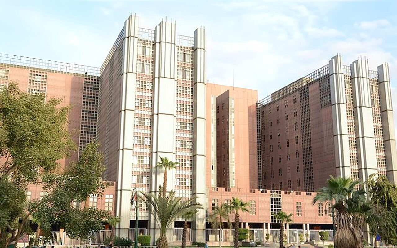 جامعة القاهرة تستهدف رفع كفاءة مستشفى قصر العيني الفرنساوي باستثمارات 160 مليون جنيه