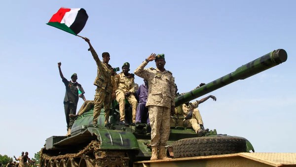الجيش السوداني يتصدى لهجوم بمسيّرات الدعم السريع شرقي البلاد
