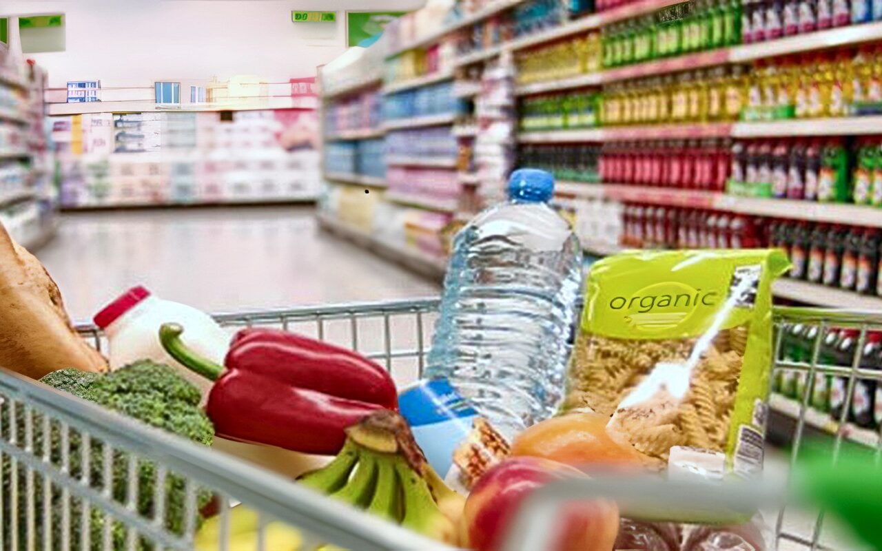 تراجع أسعار 15 سلعة غذائية اليوم بالأسواق.. وهذا سعر كيلو الأرز والسكر