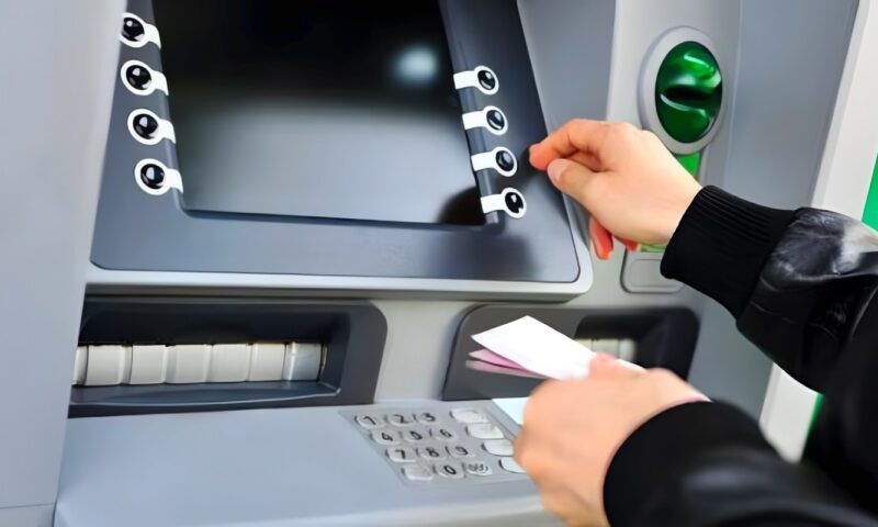 بعد قرار البنك المركزي.. حدود السحب اليومي من إنستاباي والبنوك