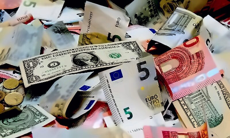 ثابتة دون تغيير.. سعر العملات الأجنبية اليورو والدولار الآن