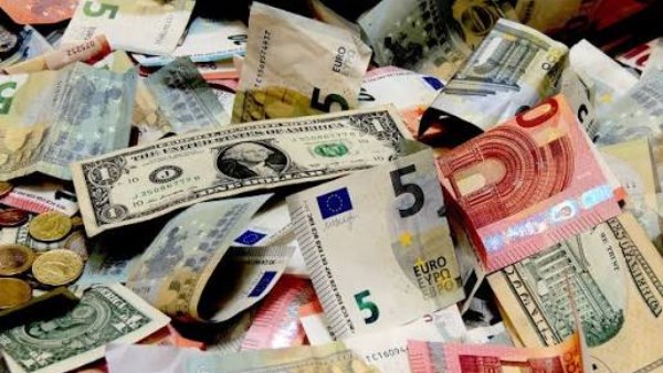 استمرار استقرار الدولار.. تعرف على آخر تطورات أسعار العملات مقابل الجنيه
