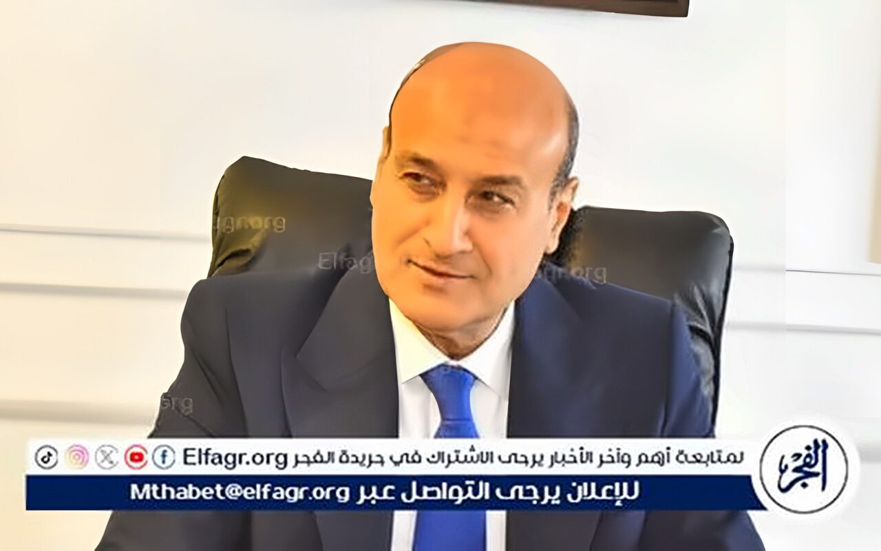 محافظ أسيوط يتابع تطوير الإنارة والطرق والكباري ومواجهة التغيرات المناخية