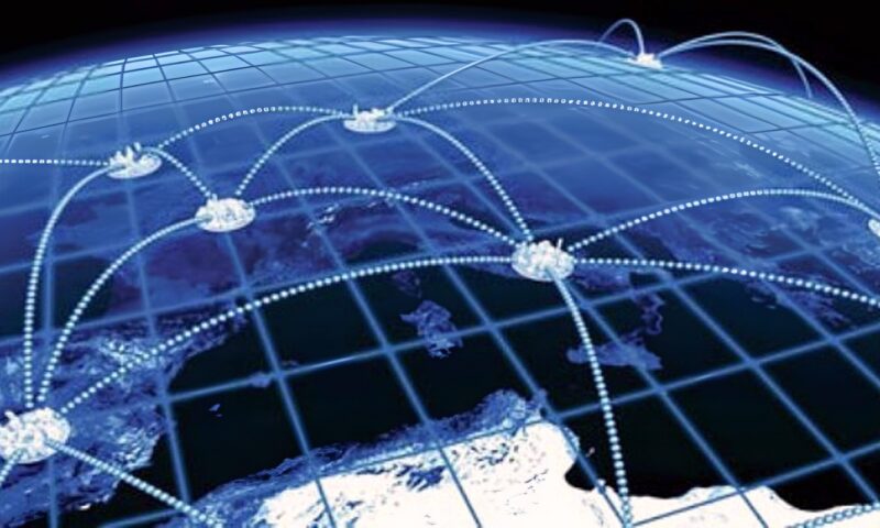 قانون تنظيم الاتصالات يلزم الشركات بتوفير الإمكانيات الفنية وضبط استخدام التشفير
