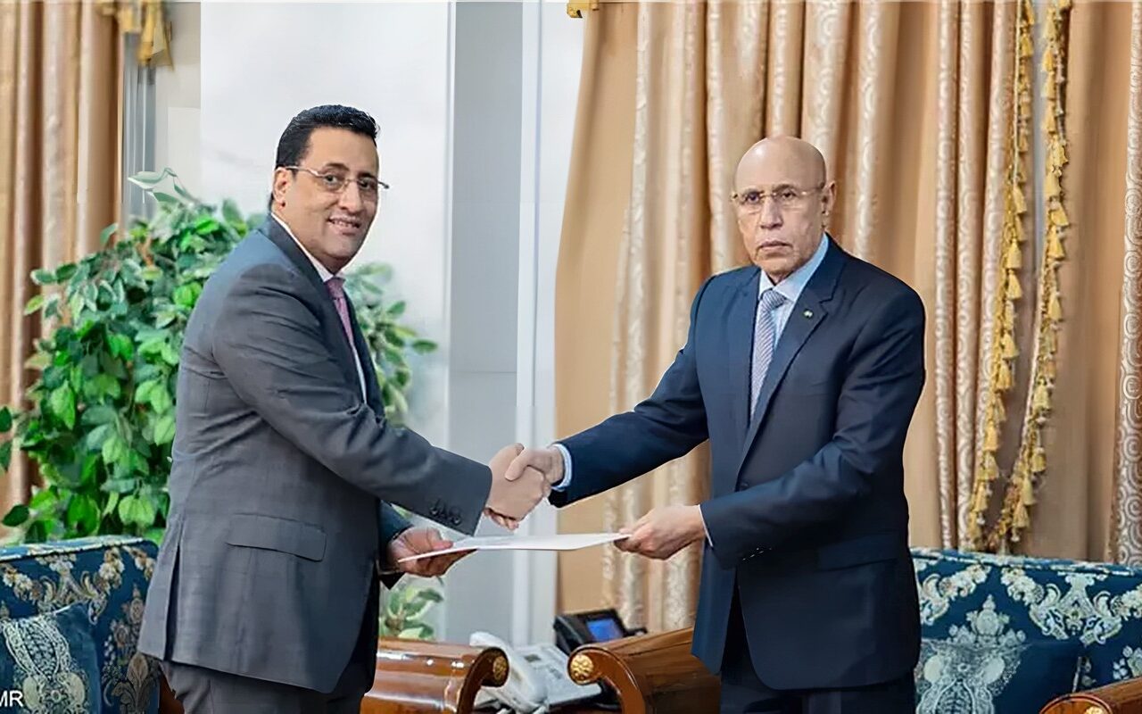 حكومة جديدة في موريتانيا، أبرزها خروج وزيرا الدفاع والداخلية وانقطاع الكهرباء تطيح بوزير الطاقة