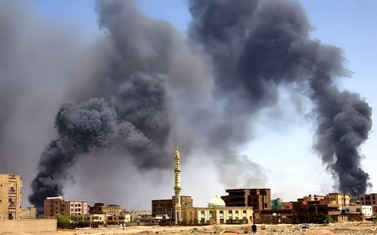 والد السائق المصري المتوفى في السودان: الجثمان يصل غدا.. وابني ترك 4 أبناء