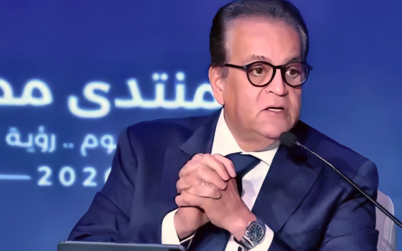 خالد عبد الغفار: الكوادر البشرية عماد المنظومة الصحية.. واستراتيجية وطنية للصحة حتى 2030