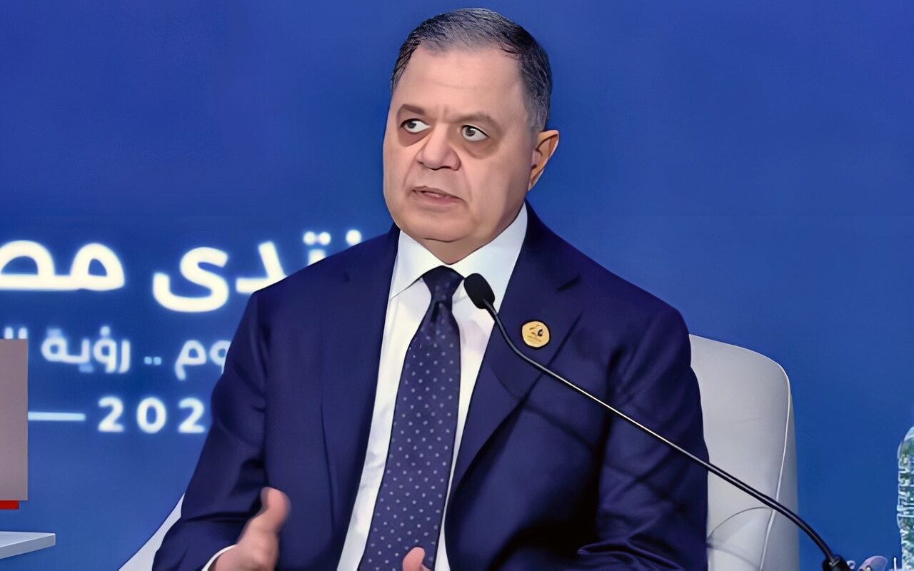 وزير الداخلية: إتاحة تقديم البلاغات إلكترونيًا دون الحاجة للتوجه إلى أقسام الشرطة