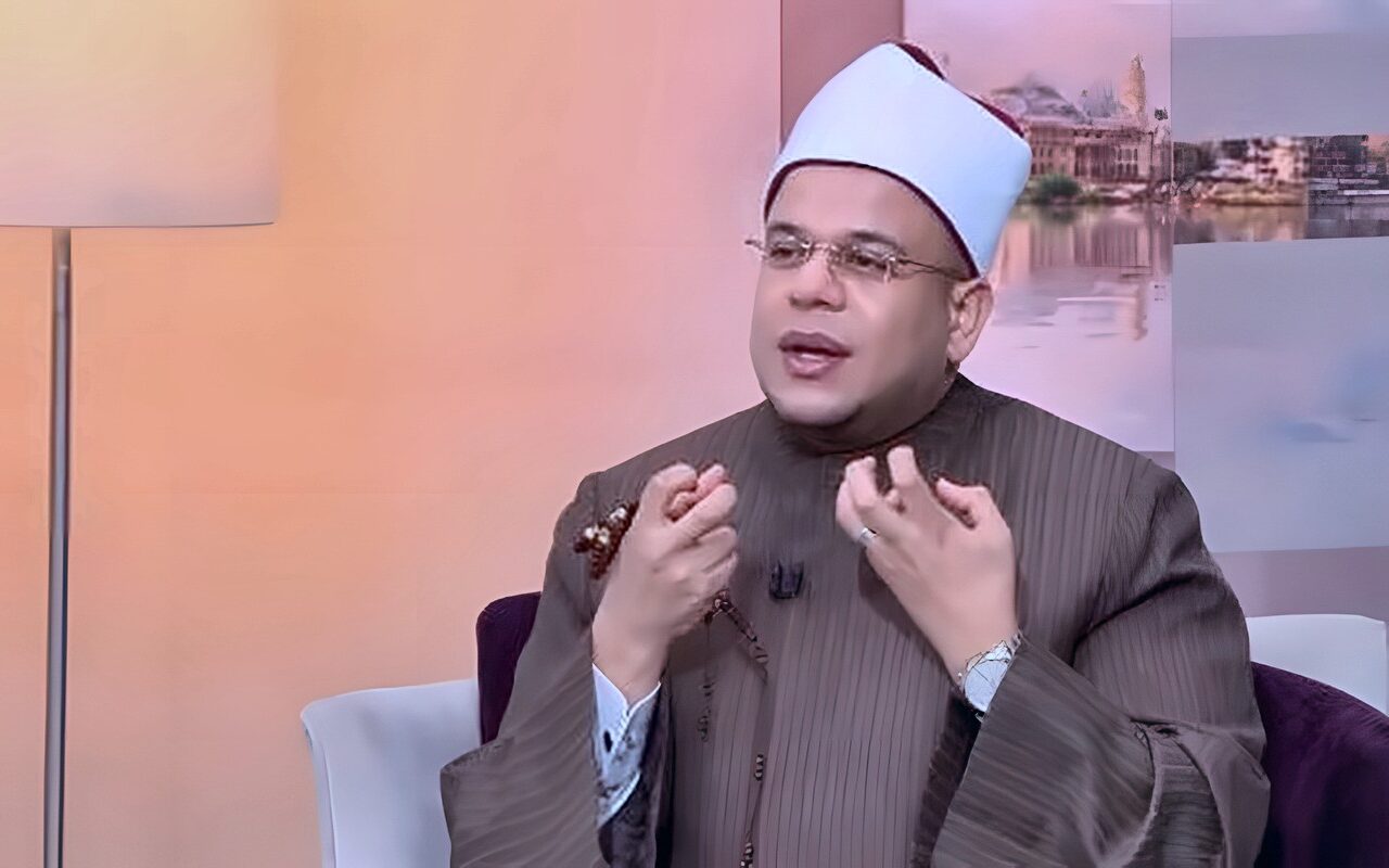 أزهري يوضح معنى اسمي الله الخافض والرافع