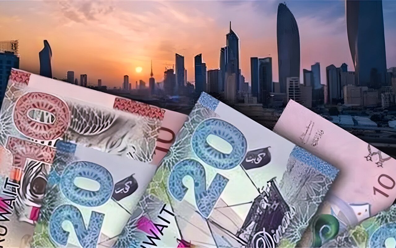 ارتفاع كبير في سعر الدينار الكويتي مقابل الجنيه بالبنوك مساء اليوم
