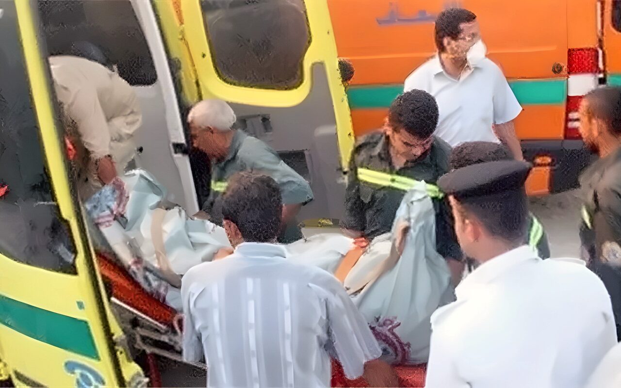 مصرع مسن وإصابة 6 أشخاص في حادث تصادم سيارتين بوادي النطرون