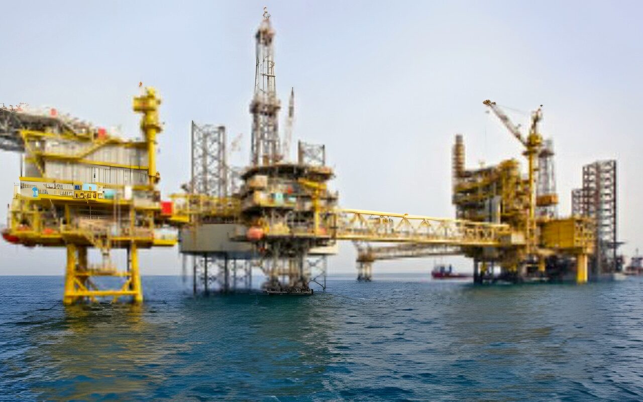 وزير الكهرباء: نحو 90% من استهلاك البترول المحلي يذهب إلى القطاع