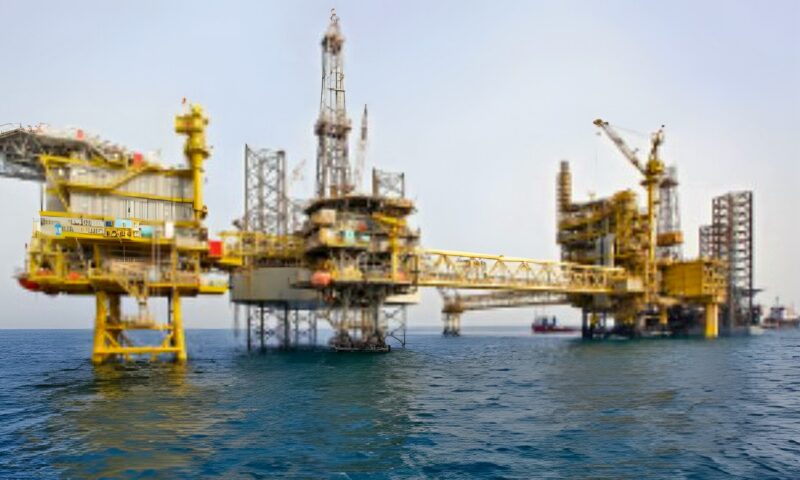 وزير الكهرباء: نحو 90% من استهلاك البترول المحلي يذهب إلى القطاع