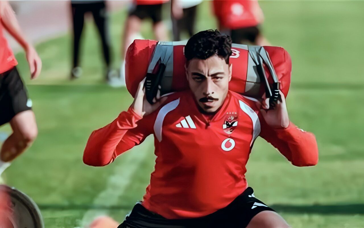 الجهاز الطبي يحسم موقف أكرم توفيق من مشاركة الأهلي أمام مودرن سبورت بالدوري