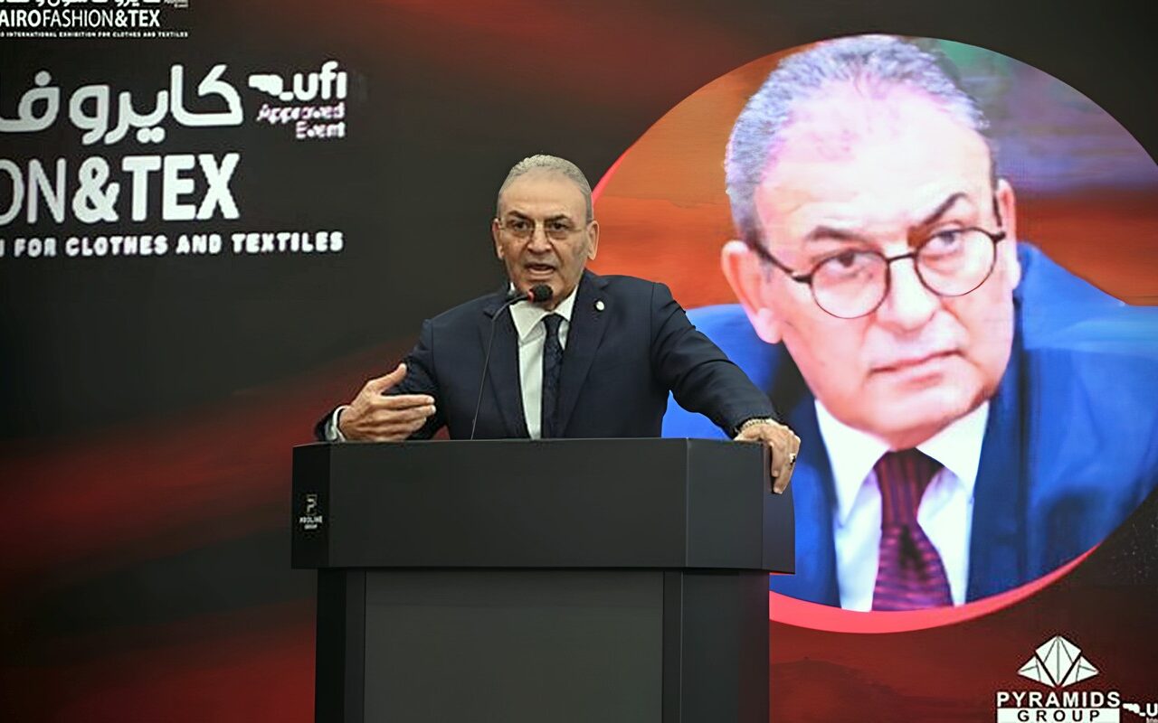 عبد السلام: صادرات الملابس والمنسوجات تقترب من 4 مليارات دولار نهاية 2026