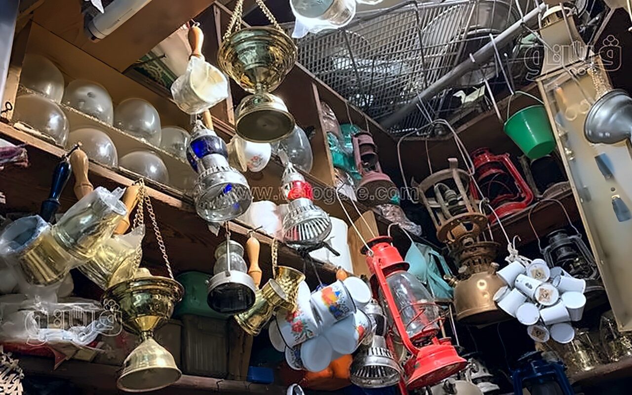 «المصري» قصة محل عمره 90 عاما، حرفة الأجداد تجد طريقها للحاضر بالخيامية