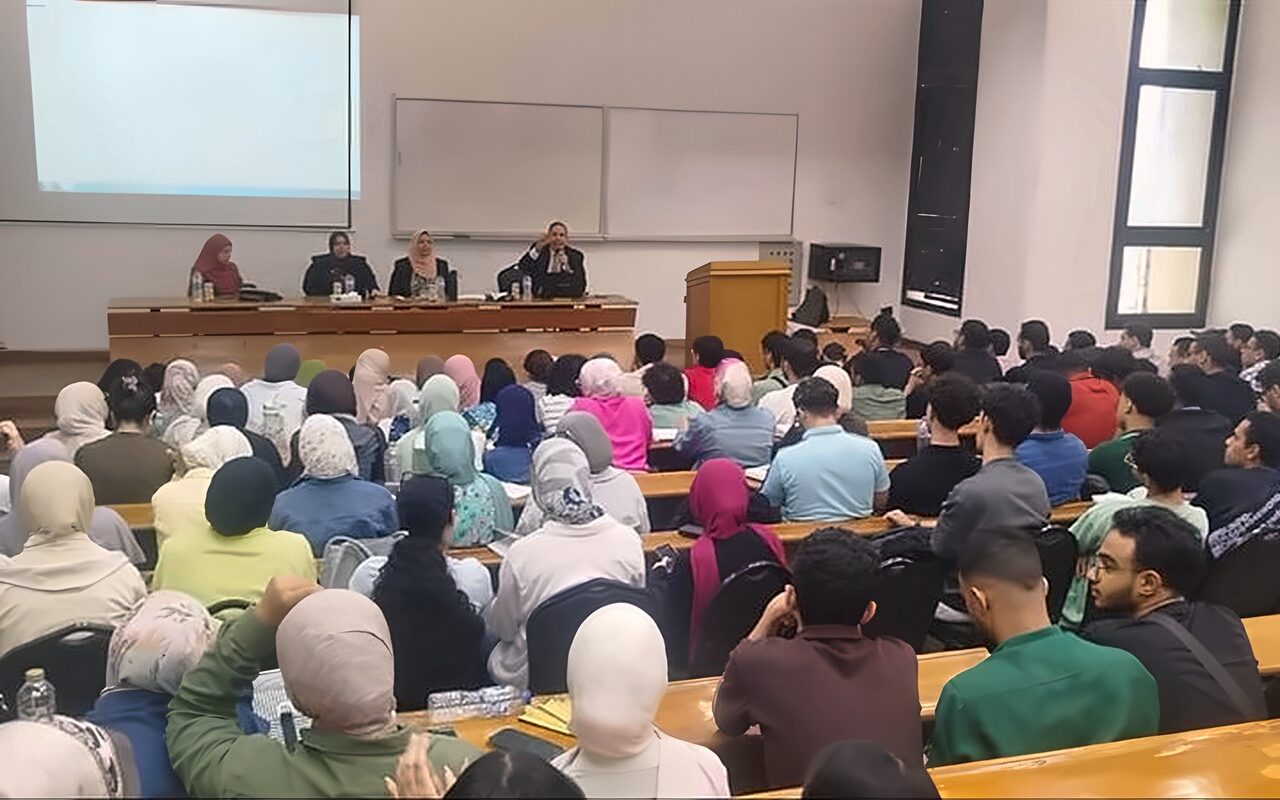 حاسبات ومعلومات عين شمس تنظم ندوة حول انتصارات أكتوبر والدروس المستفادة منها