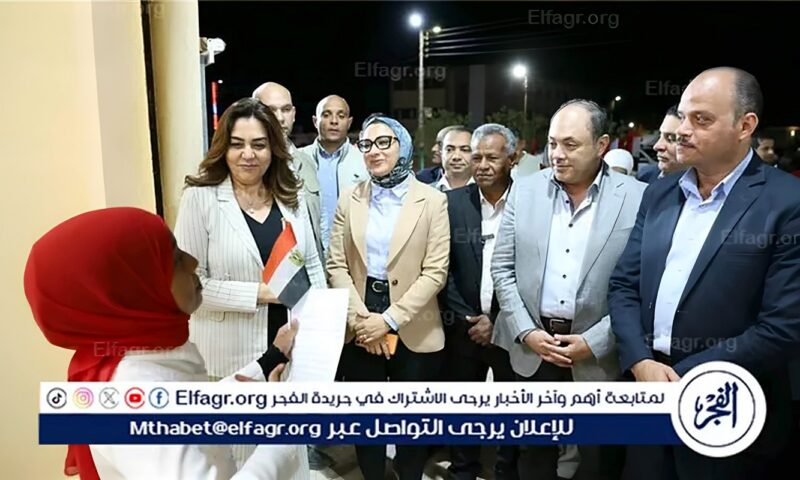 وزيرة التنمية المحلية والبيئة ومحافظ الوادى الجديد تفتتحان مجمع الصناعات الحرفية بقرية مرزوق