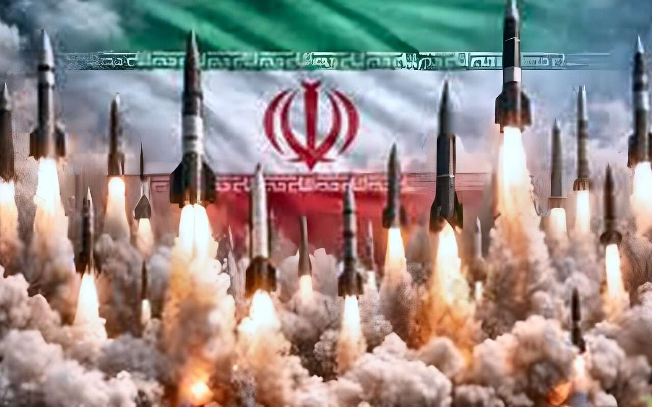 وسط تلويح أمريكي بالخيار العسكري، إيران تعلن البدء في زيادة مدى صواريخها