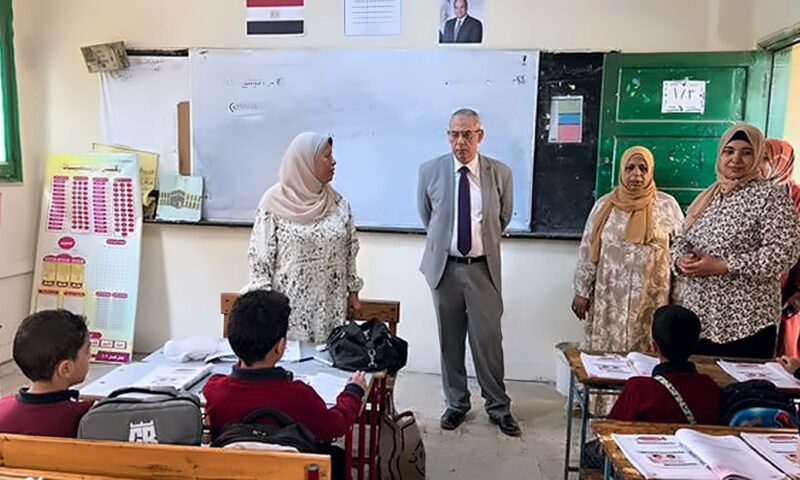 خارج جدول المواعيد.. وكيل تعليم القليوبية يفاجئ مدرسة إتريب الجديدة لمتابعة انتظام الدراسة