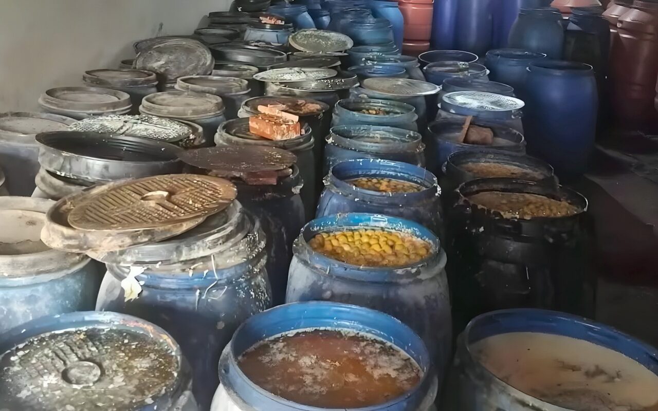 ضبط 500 كيلو زيتون مخلل “بالديدان” في معمل غير مرخص بالفيوم