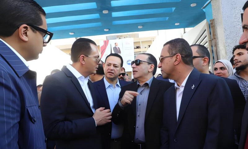 مستقبل وطن يدعم مستشفي شبين الكوم التعليمي بالمستلزمات الطبية.. صور