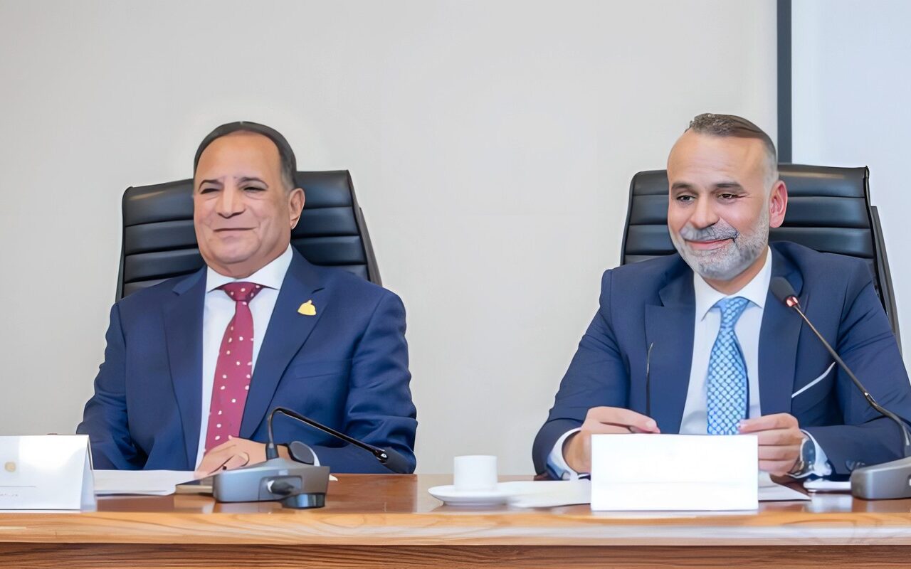 الشعب الجمهوري يعقد أول اجتماع تنظيمي مع أمناء الحزب بالمحافظات عقب صدور التشكيلات التنظيمية