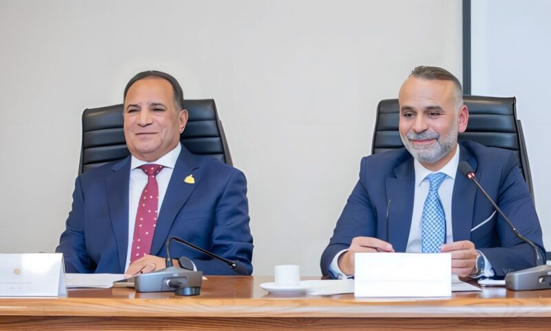 الشعب الجمهوري يعقد أول اجتماع تنظيمي مع أمناء الحزب بالمحافظات عقب صدور التشكيلات التنظيمية