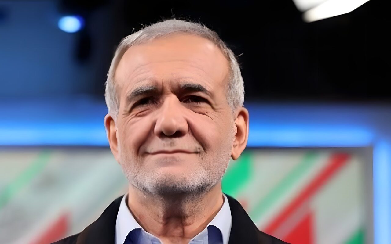 الرئيس الإيراني: الحصار البحري والجوي لبلادنا انتهاك سافر للقانون الدولي