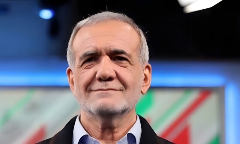 الرئيس الإيراني: الحصار البحري والجوي لبلادنا انتهاك سافر للقانون الدولي