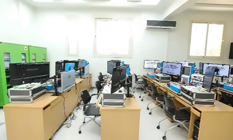 عقود مؤقتة .. ضوابط شغل وظائف هيئة التدريس بالجامعات التكنولوجية