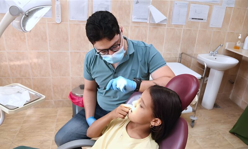 وقعت الكشف على 514 مريضا، جامعة الفيوم تنظم قافلة طبية بالمدينة الجديدة