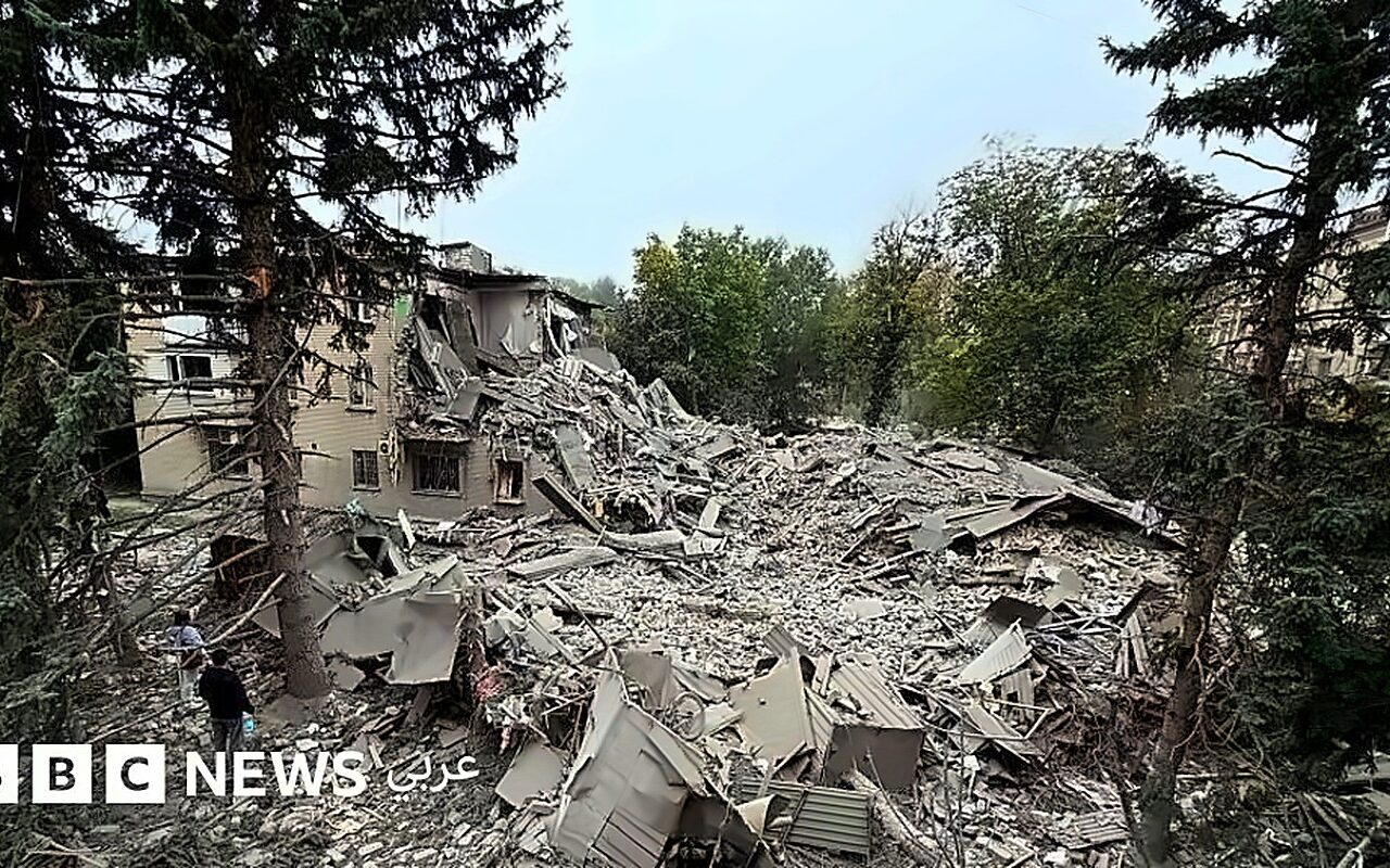 مقتل 15 شخصاً على الأقل في هجوم روسي بقنابل انزلاقية على زابوريجيا