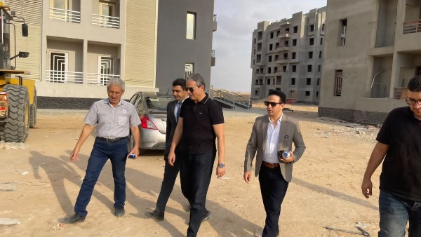 نقيب الإعلاميين يتفقد مشروع «ديارنا» بالعبور الجديدة تمهيدًا لتسليم الوحدات للأعضاء