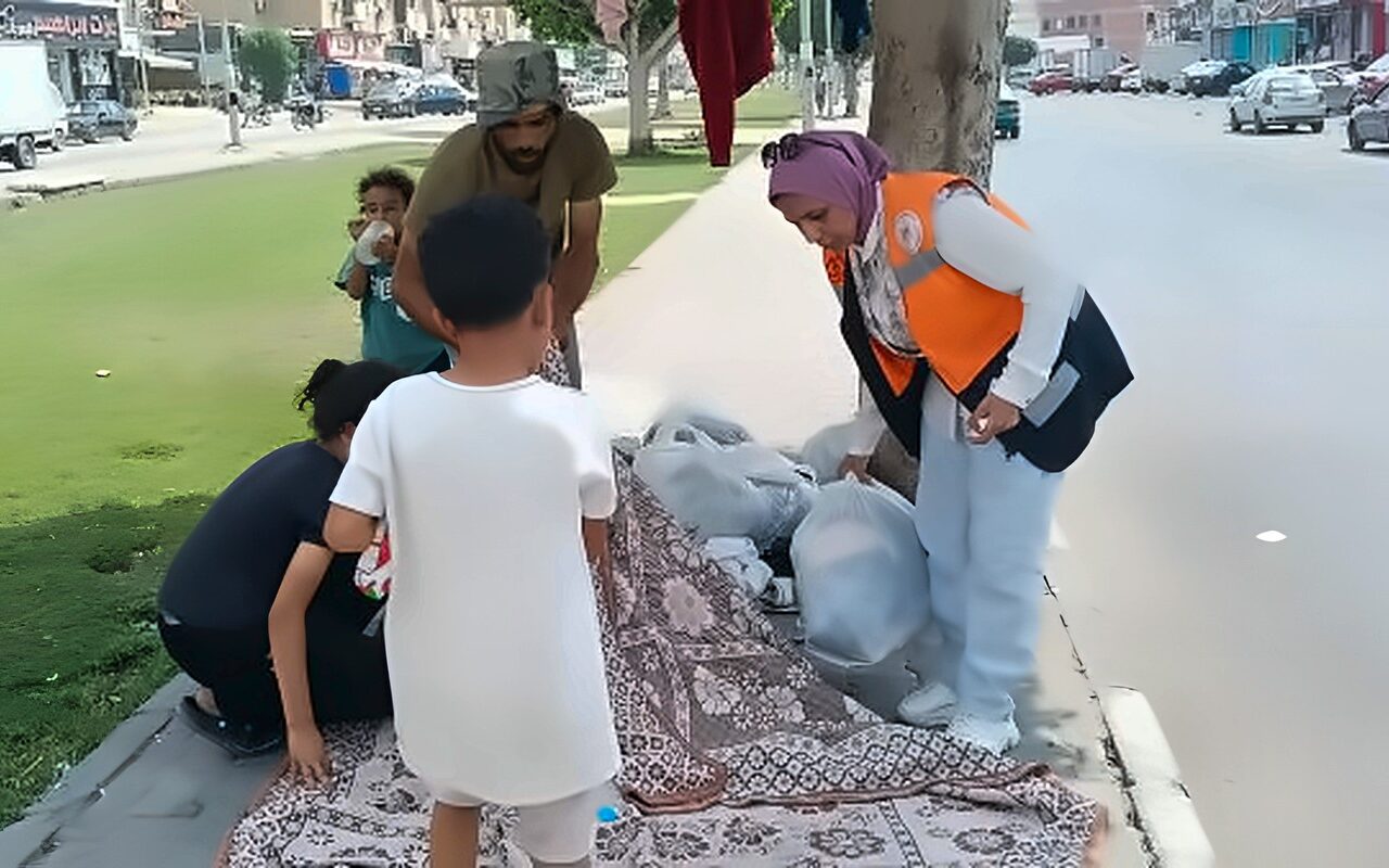 زوجته تتعاطى المخدرات.. التضامن تنقذ أب و 5  أبناء مقيمين في الشارع