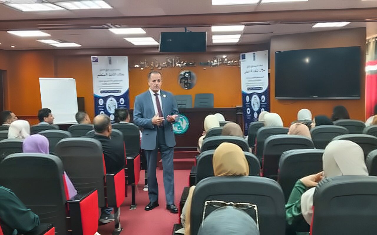 التضامن تواصل تنفيذ البرنامج التدريبي للعاملين بمكاتب التسجيل والتوجيه للأسبوع الخامس