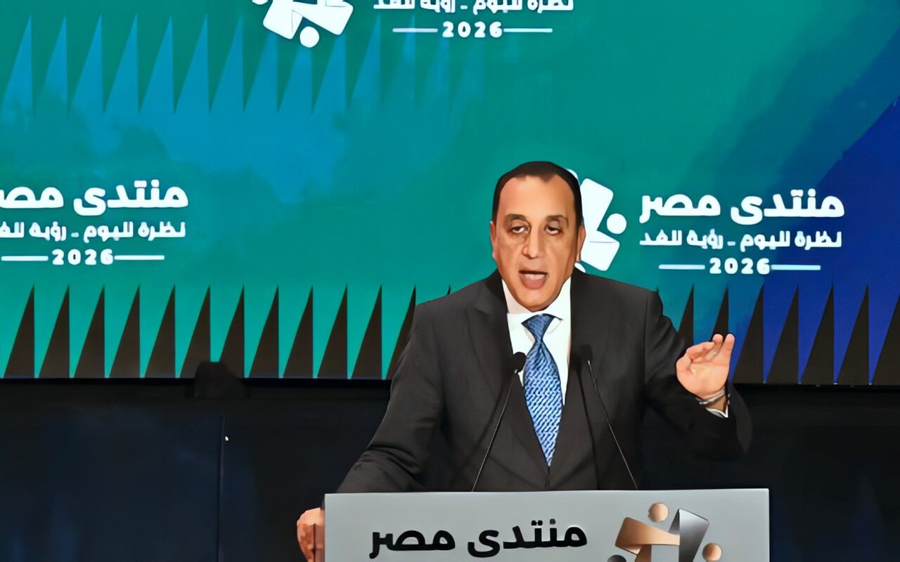 رئيس الوزراء يوضح حقيقة التصريحات المتداولة والمنسوبة إليه بشأن تخفيف الأحمال الكهربائية