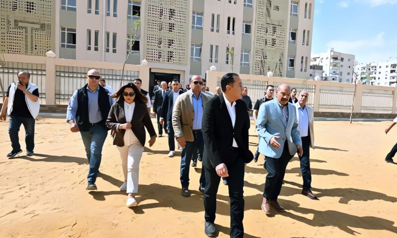 حافظوا على بلدكم.. مدبولي لشباب السويس: بلدنا لو حصل لها حاجة لا قدر الله ممكن ما تقومش تاني