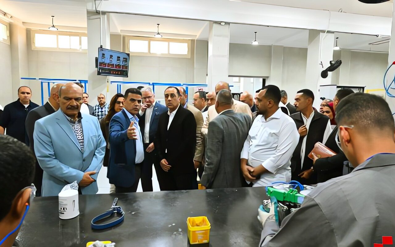 مدبولي يفتتح مصنع إنتاج وتجميع الطلمبات الرقمية بمحطات الوقود وعدادات الغاز الذكية
