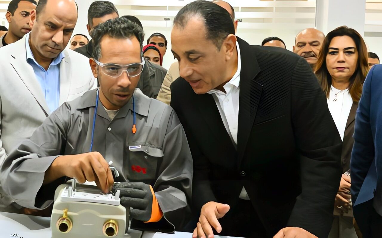 رئيس الوزراء: تكليف التمريض والأطباء يستهدف التوزيع العادل للخدمات الصحية