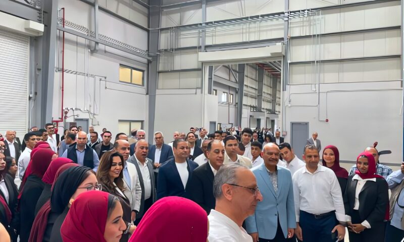 رئيس الوزراء يصطحب طلاب الجامعات بالسويس لزيادة وعي الشباب بما يجري على أرض محافظتهم.. صور