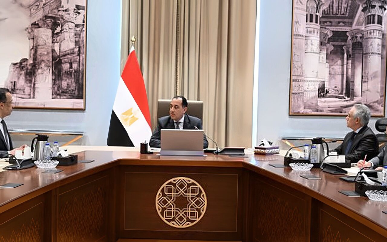 رئيس الوزراء يستعرض محاور جلسة “مصر الرقمية” بمنتدى مصر