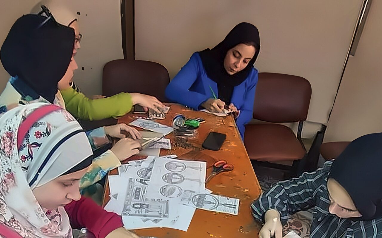 متحف المجوهرات الملكية يختتم اليوم الأول لورشة الحلي التراثية بتفاعل واسع
